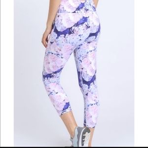 NWT Mono B Crop leggings